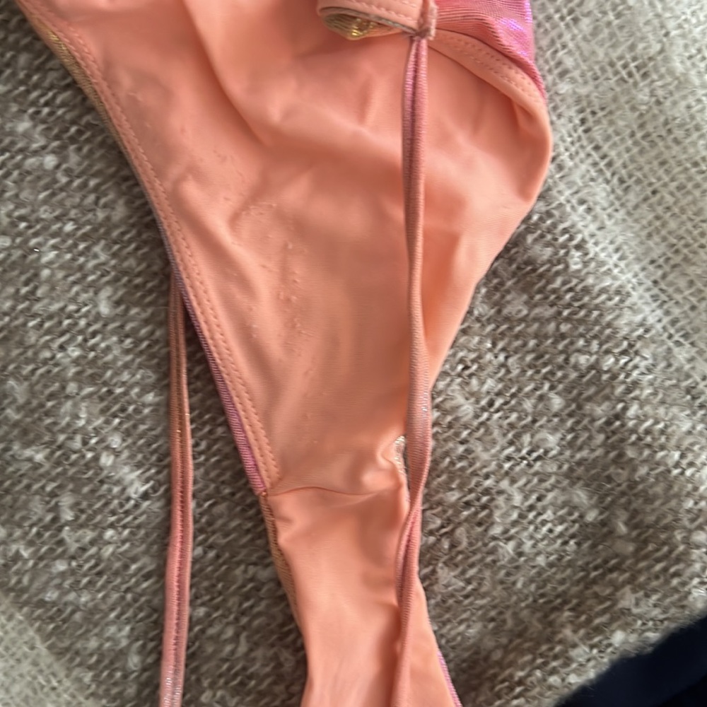 LOVEWAVE BIKINI KYLIE JENNER - Picture 5 of 7